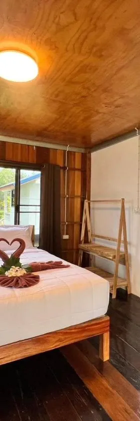 Koh Jum Paradise Resort，位于俊穆岛的酒店