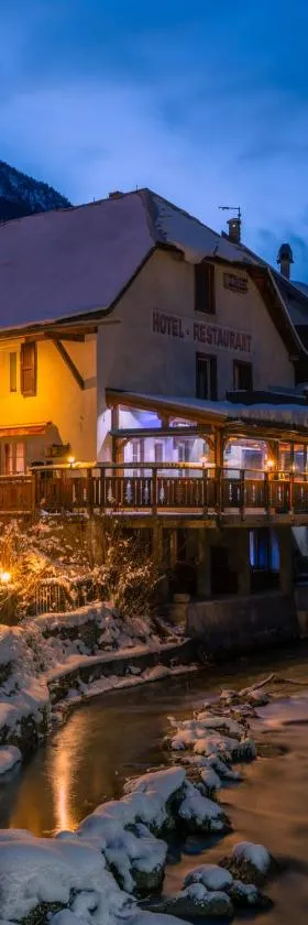 Logis Hôtel et Spa Le Christiania，位于拉萨尔莱阿尔佩的酒店