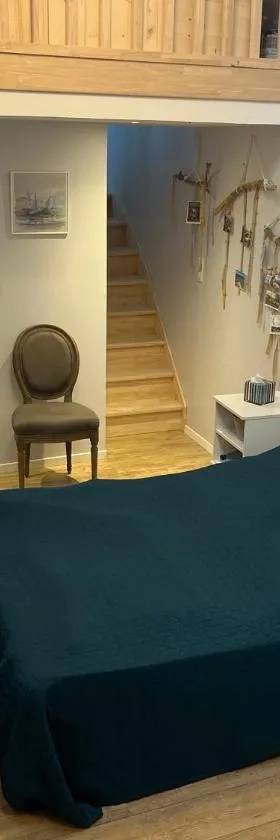 Jolie chambre dans une dépendance de longère bretonne，位于Plouvara的酒店