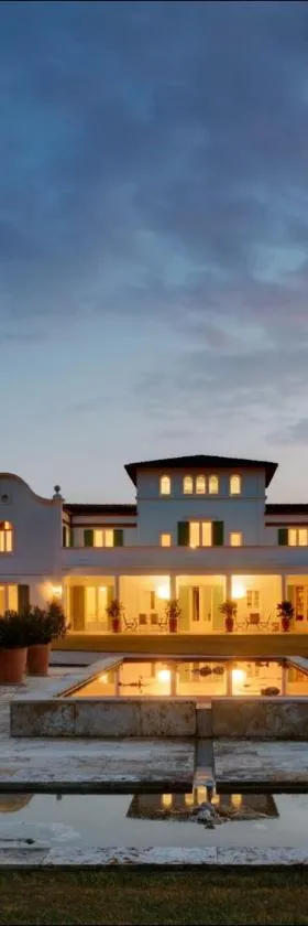 Hotel Font de la Canya，位于Avinyonet的酒店