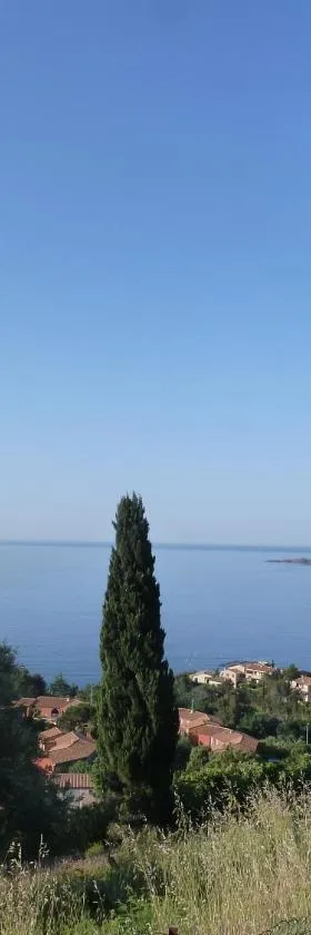 VUE MER PANORAMIQUE EXTRAORDINAIRE，位于泰晤勒·苏尔·梅尔的酒店