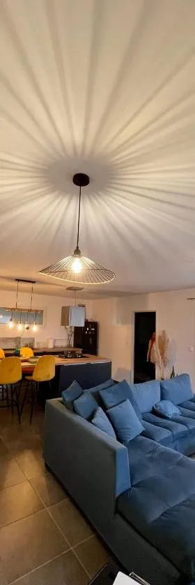 Maison moderne cosy et lumineuse，位于Saint-Christol-lès-Alès的酒店
