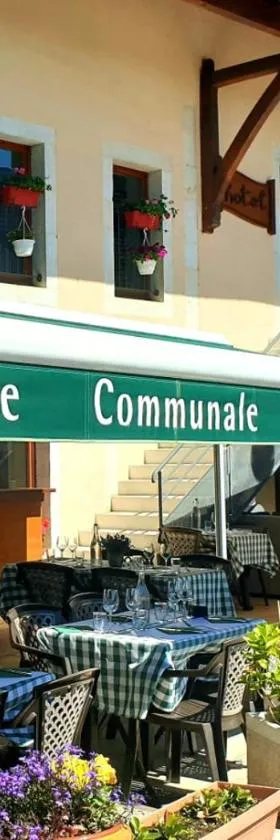 Auberge Communale de la Fruitière，位于Péron的酒店