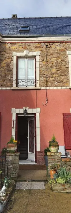 La villa d iska，位于Sougé-le-Ganelon的酒店