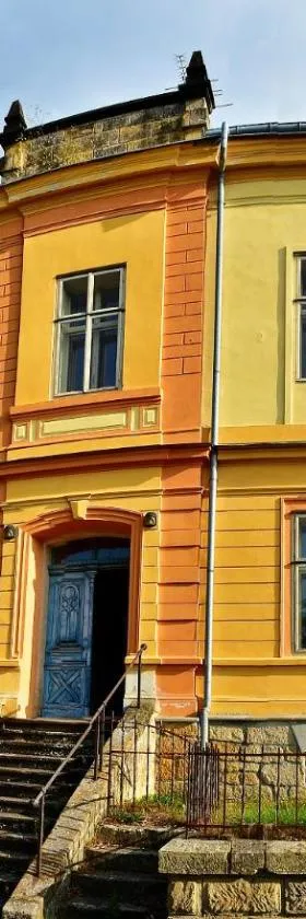 Hotel Stará Škola，位于Mezná的酒店