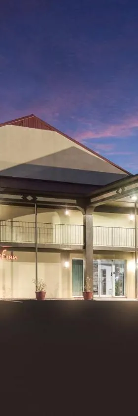 克罗斯维尔瑞德如福汽车旅馆，位于克罗斯维尔的酒店