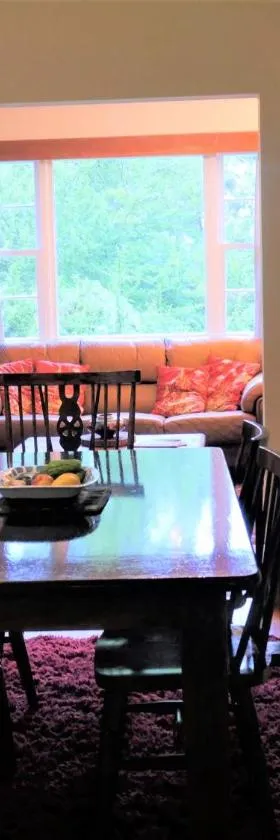 Tinui Food Forest Cottage，位于Whareama的酒店