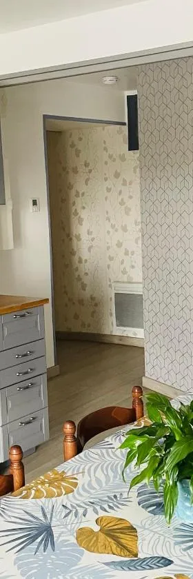 Gîte L'entre 2, 7personnes à COLOMBEY proche de Nigloland，位于科隆贝莱斯-德埃格利塞的酒店