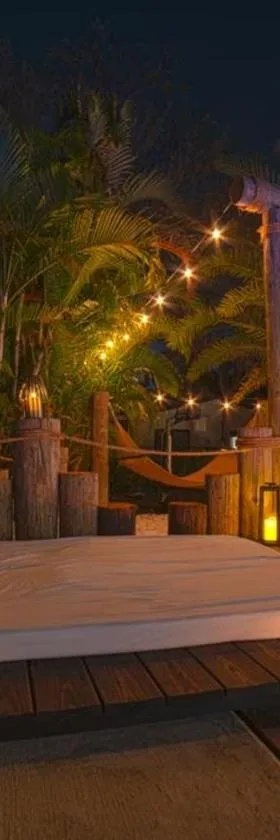 Heated pool in a Precious House close to Zoo Parks and Arts，位于卡特勒湾的酒店