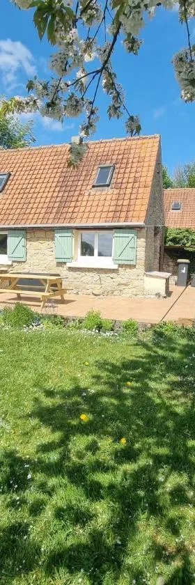 AUX PORTES DU CHATEAU Cottage intimiste et cosy à l'abri des regards propice à la detente，位于Rinxent的酒店