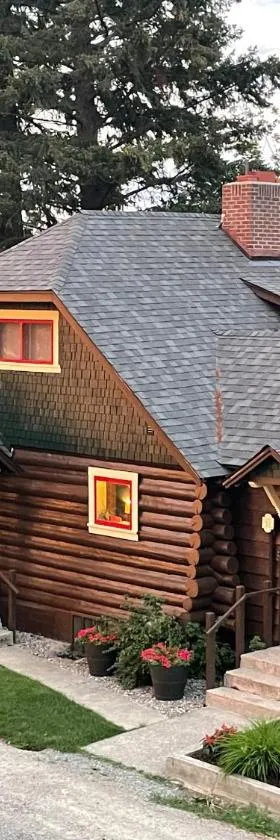 Sleep's Cabins，位于Sagle的酒店