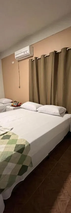 Hotel Paraiso - Fácil acesso as faculdades e FarmShow，位于路易斯爱德华多马加良伊斯的酒店