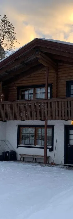 Mökki Mäntyniemi Taivalkoski，位于Taivalkoski的酒店