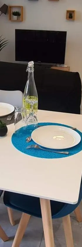 La Campagne à la ville dans pavillon avec jardin Clos et privatif，位于Héricourt的酒店