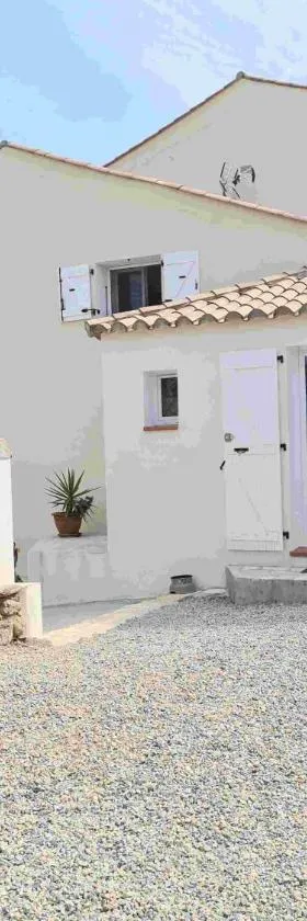 Gite de charme à 10 min de Narbonne，位于莫桑的酒店