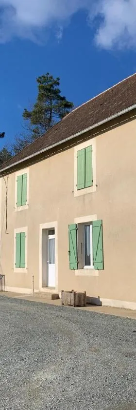 Gîte à la campagne 6-8 personnes，位于Mialet的酒店
