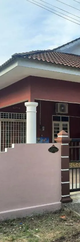 MUAZDIANA HOMESTAY di KUALA NERUS, GONG BADAK，位于Kampong Tanjong Gelam的酒店