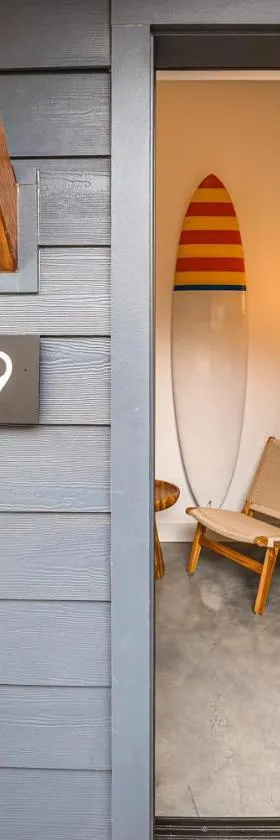 Longboard Studio includes King Bed and Kitchenette，位于斯廷森海滩的酒店