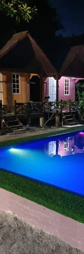 Bee Chalet Perhentian Island，位于停泊岛的酒店