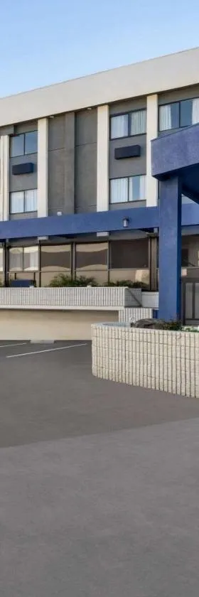 Baymont by Wyndham Monterey Park，位于蒙特利公园市的酒店