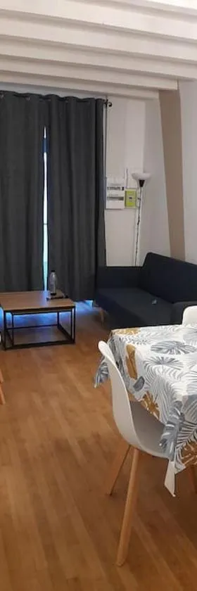 Maison "Chez Barbara" 6-8personnes，位于Lalizolle的酒店