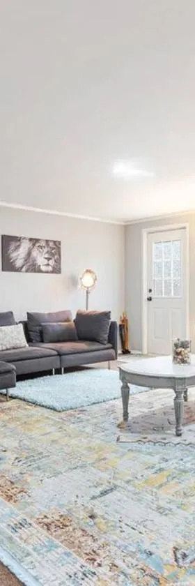 Cozy basement apartment，位于费耶特维尔的酒店