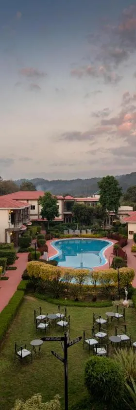 Country Inn Tarika Riverside Resort Jim Corbett，位于加尔加的酒店
