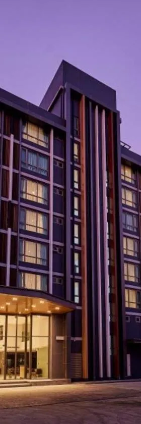 Pure Eleven Hotel Bangkok，位于Makkasan的酒店