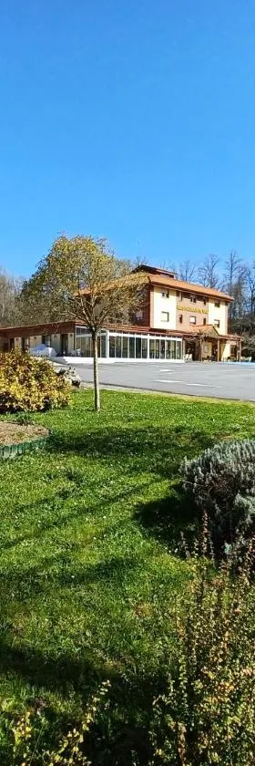 Hotel Restaurante Val，位于Antas de Ulla的酒店