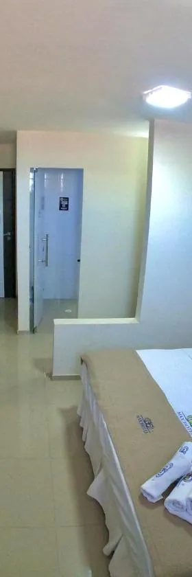 Max Hotel，位于阿尔科韦迪的酒店