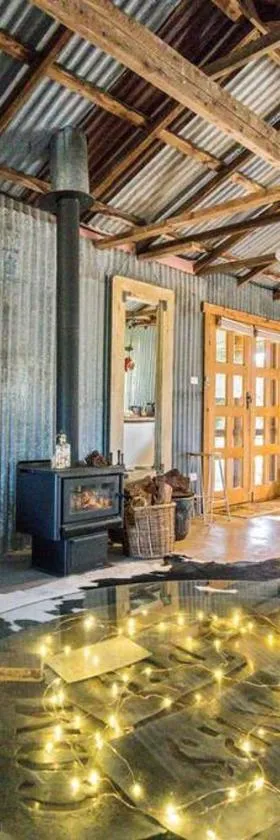 The Shearing Shed - Boutique Farm Stay，位于考拉的酒店