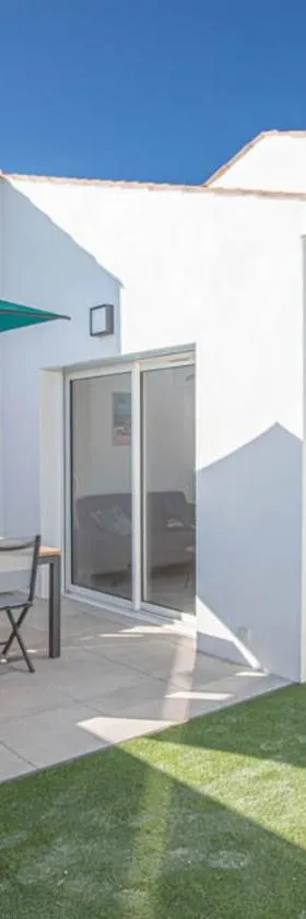 LE MATELOT Maison avec piscine/parking/wifi/plages 5kms，位于莱马特的酒店