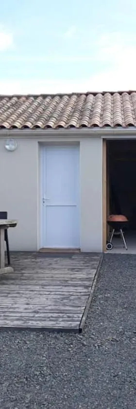 Maison de 4 personnes，位于Saint-Porchaire的酒店