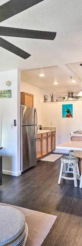 Parker Studio with Patio and Direct River Access!，位于帕克的酒店