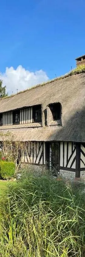 Maison et dépendance haut de gamme proche de Deauville-Trouville，位于Les Authieux-sur-Calonne的酒店