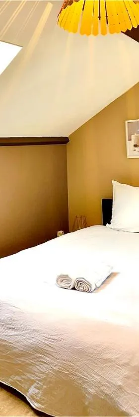 Logement indépendant 1 à 2 chambres, idéal séjour Bourg en bresse，位于Péronnas的酒店