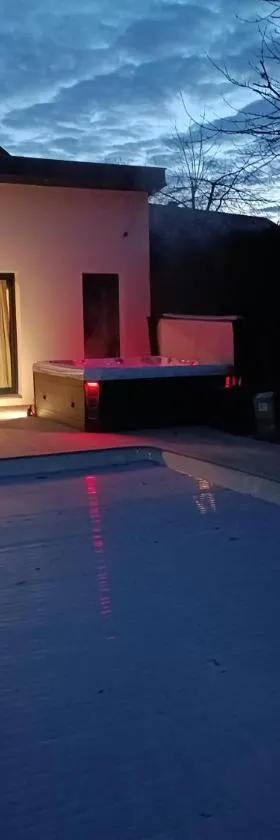lovebirds spa，位于万塞的酒店