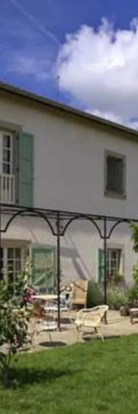 奥博格力胡戈莱住宿加早餐旅馆，位于Blanzac的酒店
