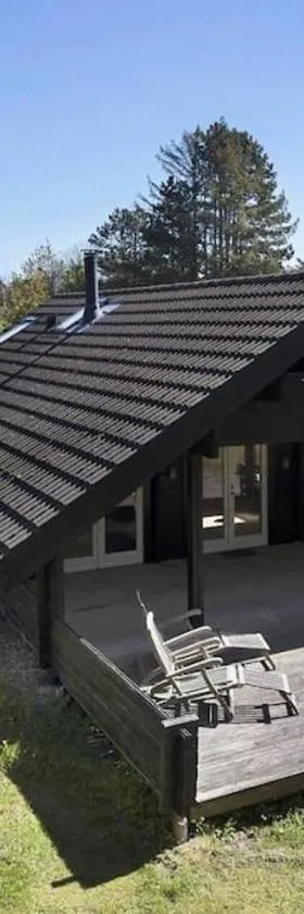 Hyggeligt og lyst feriehus nær stranden i Klint，位于尼克宾西兰岛的酒店