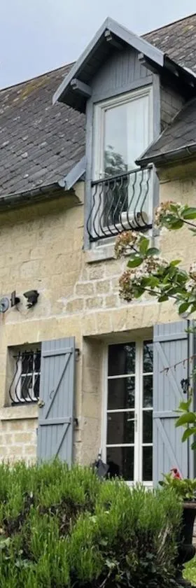 Maison cosy dans village historique，位于Coucy-le-Château-Auffrique的酒店