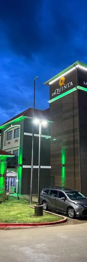 阿尔瓦拉多拉昆塔套房酒店 ，位于Alvarado的酒店