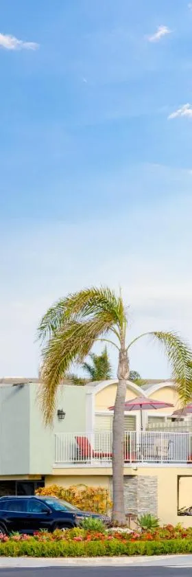 纽波特比奇酒店海湾小旅馆，位于纽波特海滩的酒店