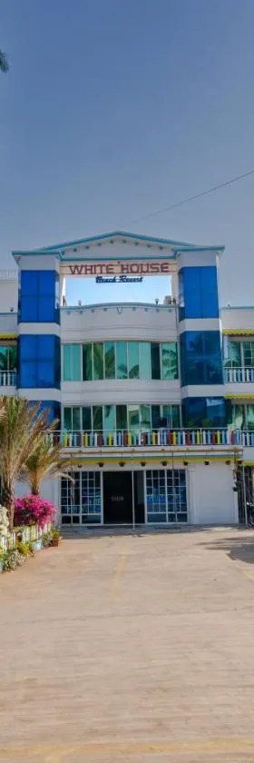 White House Beach Resort, Nagaon，位于纳加奥恩的酒店