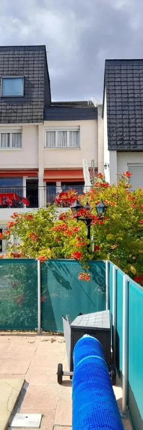 Hotel La Longue Vue，位于Gennes的酒店