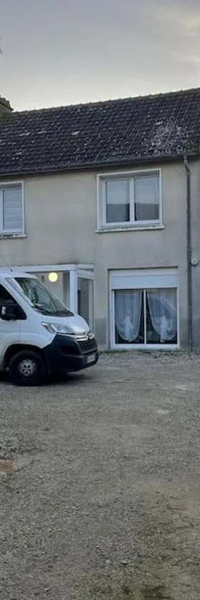 Gîte équipé 1 à 8 personnes modulable lire hôte，位于Montfarville的酒店