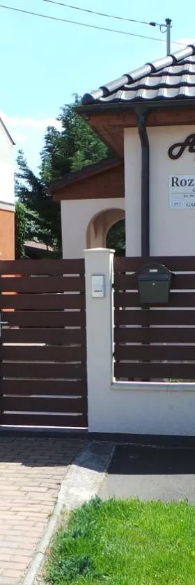 Rozalia Apartman，位于久洛的酒店