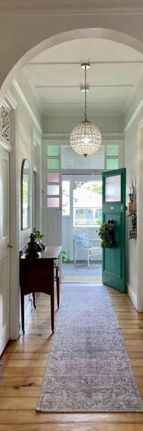 Gorgeous Arthouse Queenslander In Ipswich，位于Bundamba的酒店