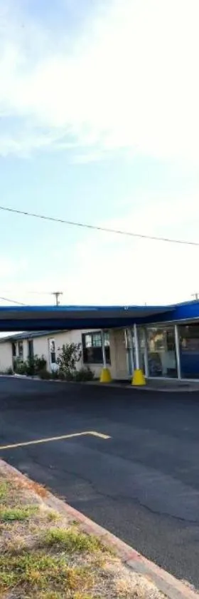 Economy Inn Kingsville，位于金斯维尔的酒店