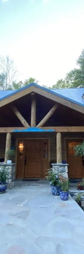 Log Country Inn Bed and Breakfast of Ithaca，位于Spencer的酒店
