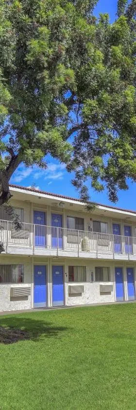 奇诺6汽车旅馆 - 洛杉矶区，位于奇诺的酒店